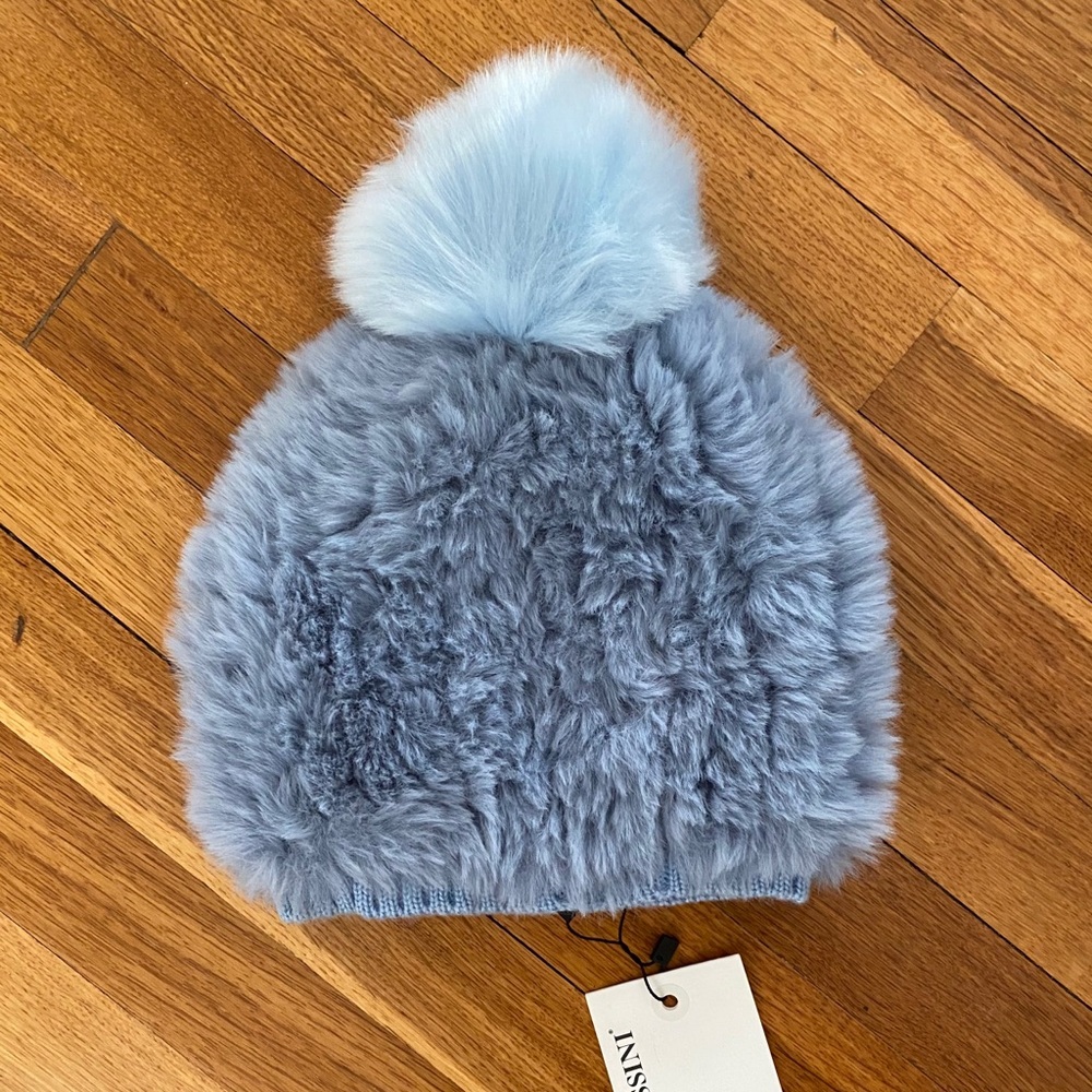 NWT blue Pom Pom hat 💙